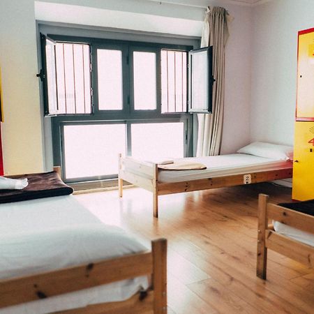 Black Swan Hostel Barcelona Ngoại thất bức ảnh