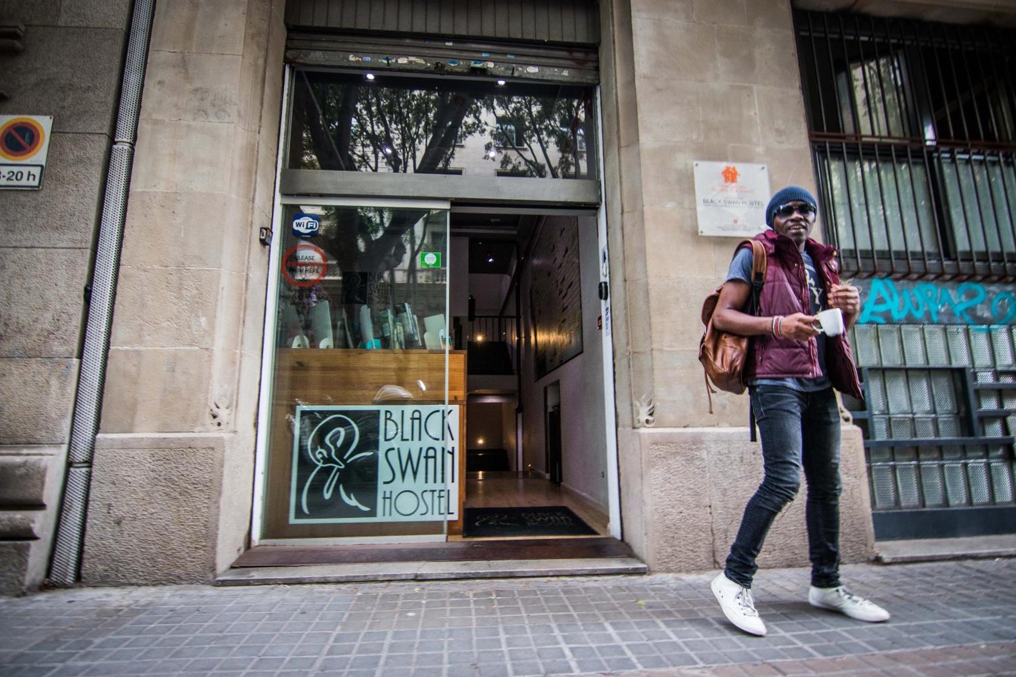 Black Swan Hostel Barcelona Ngoại thất bức ảnh