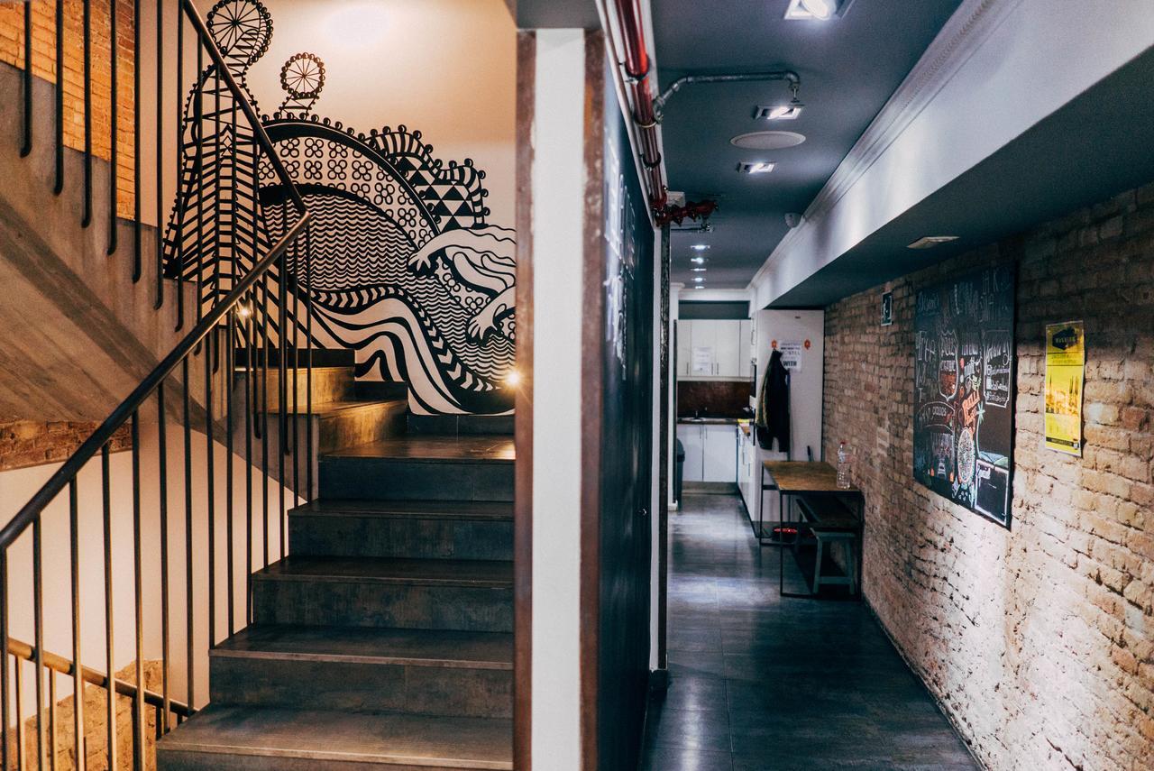 Black Swan Hostel Barcelona Ngoại thất bức ảnh